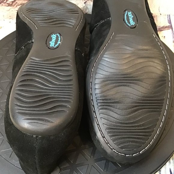 Soft Walk Women's Black Suede Elastic Slip On Closed Toe Comfort Flats Size 5.5 - Picture 7 of 9